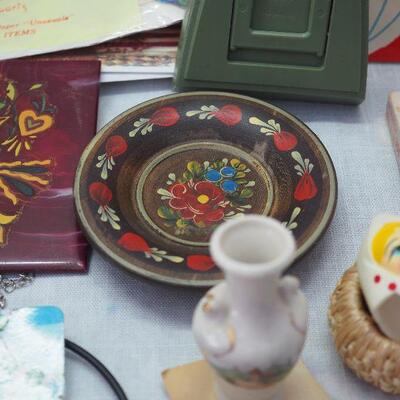 Lot 7 Glass Animals, Mini collectibles ceramic, broken but beautiful Asain vase, Jewelry