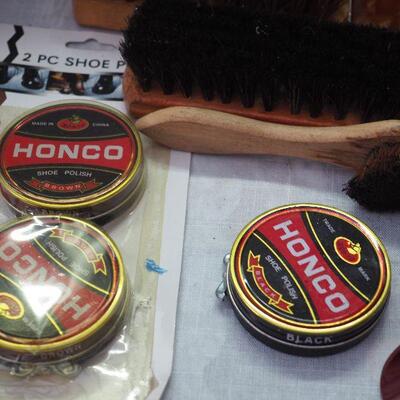 Lot 9  handmade used shoeshine box , shine equipment and long show horns