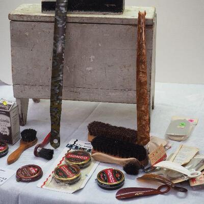 Lot 9  handmade used shoeshine box , shine equipment and long show horns