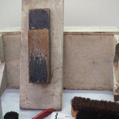 Lot 9  handmade used shoeshine box , shine equipment and long show horns