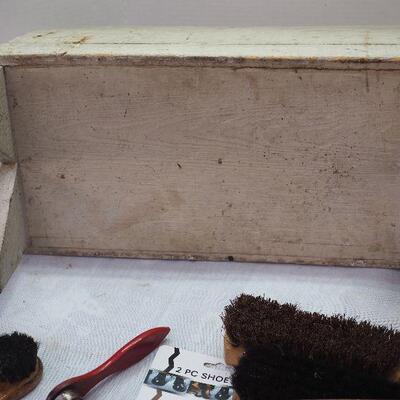 Lot 9  handmade used shoeshine box , shine equipment and long show horns