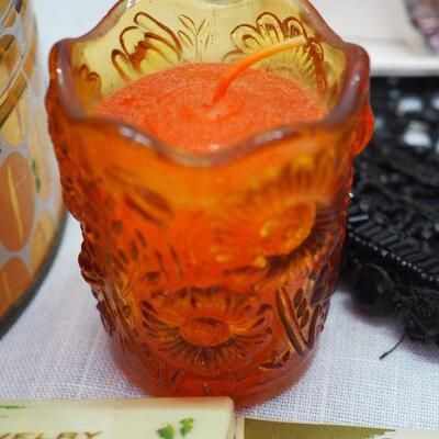 Lot 10 Collectibles lot. Jewelry, Avon, Vintage Christmas, Occupied Japan flower frog ceramic
