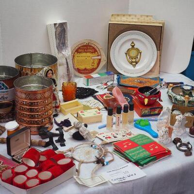 Lot 10 Collectibles lot. Jewelry, Avon, Vintage Christmas, Occupied Japan flower frog ceramic