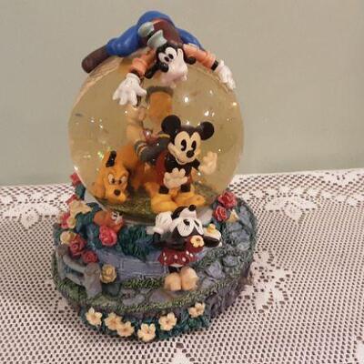 Musical Snow Globe zip-a-dee-doo-dah