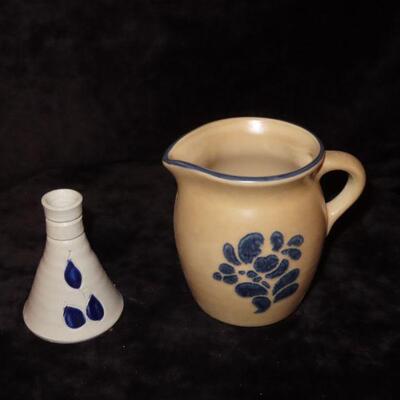 2 blue flower pottery 
