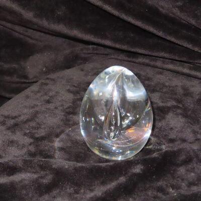 Vase and paperweight 