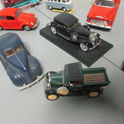 Lot 162 - Diecast Car Collection 