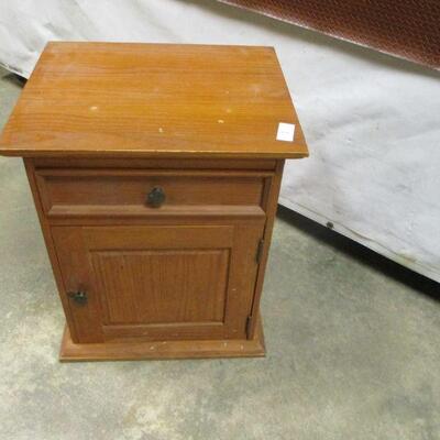 Lot 190 - Wooden Night Stand Or End Table 