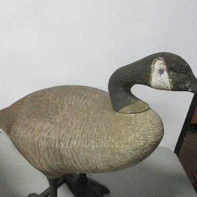 Lot 200 - Plastic Yard Geese 