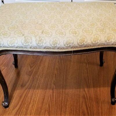 Lot #69   Vintage Queen Anne Style Vanity Bench