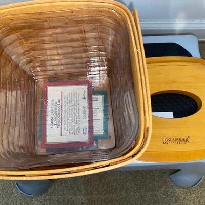 Lot 14 - Longaberger Tissue Basket with lid