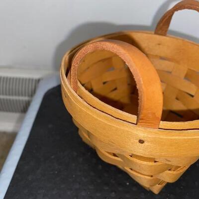 Lot 18 - Longaberger small booking basket