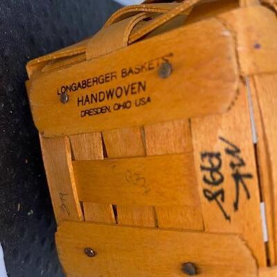 Lot 18 - Longaberger small booking basket