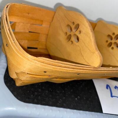 Lot 22 - Longaberger Bread Basket