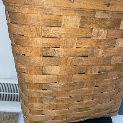 Lot 24 - Longaberger Tall Key Basket