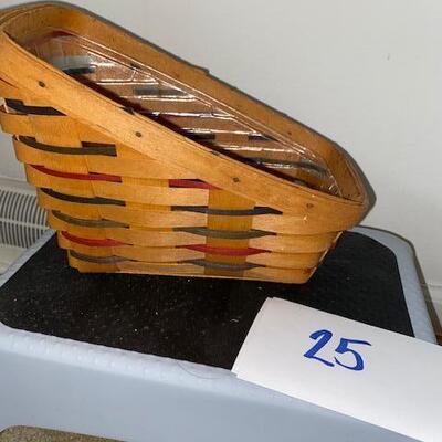 Lot 25 -Longaberger Small Vegetable Basket