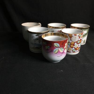 Lot 42: Assorted hand painted Mugs and tea cups Lot