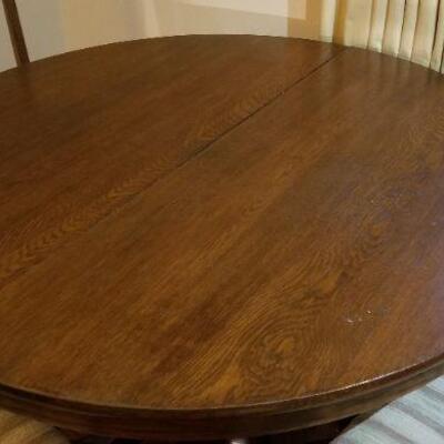 Lot #86  Nice Antique Oak Dining Table with 4 chairs