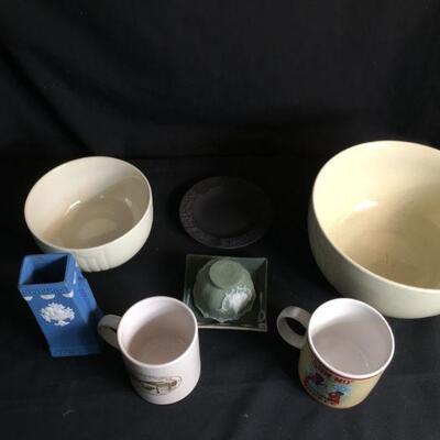 Lot 43: Ceramics and Cups Lot