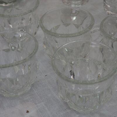 Lot 24 Glassware