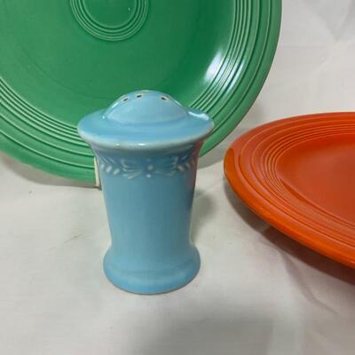 .110. VINTAGE | Fiestaware | Green | Orange | Blue Shaker