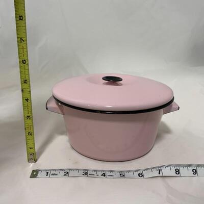.116. VINTAGE | Pink Enamelware | Covered Pot