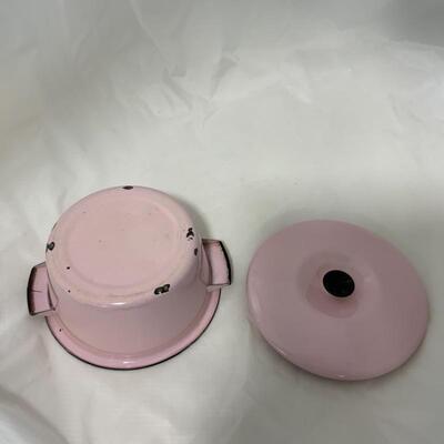 .116. VINTAGE | Pink Enamelware | Covered Pot