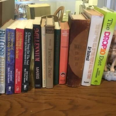 H - 733 Lot of Books with Labrador Dog Figure
