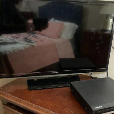 Flat Screen Samsung TV and DVD Player