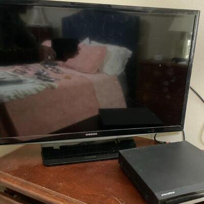 Flat Screen Samsung TV and DVD Player