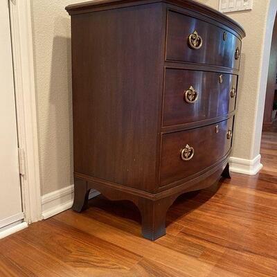 Henredon Bow-Front Chest of 3 Drawers