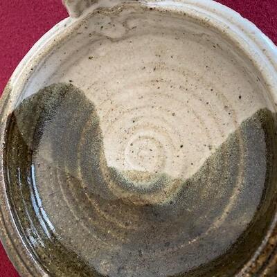 Lot 66 -Stoneware Pottery bowl with handles