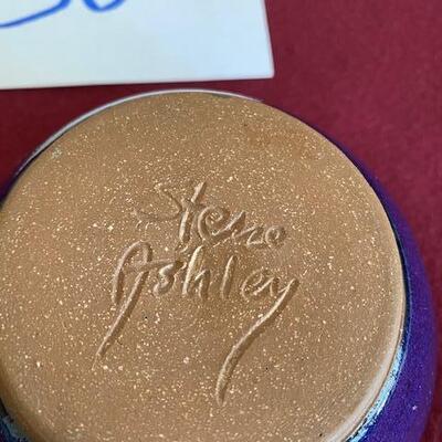 Lot 80 - Stoneware Pottery Ring/jewelry holder Steve Ashley
