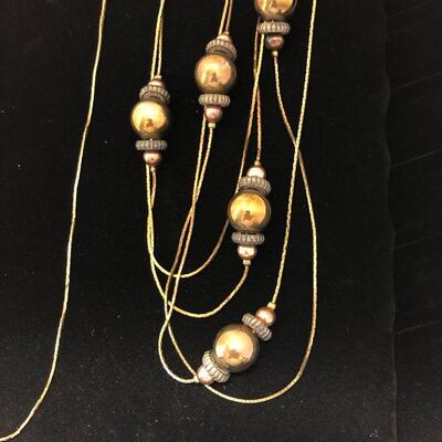 Lot 13 - Single Strand and Multi-Strand Necklaces