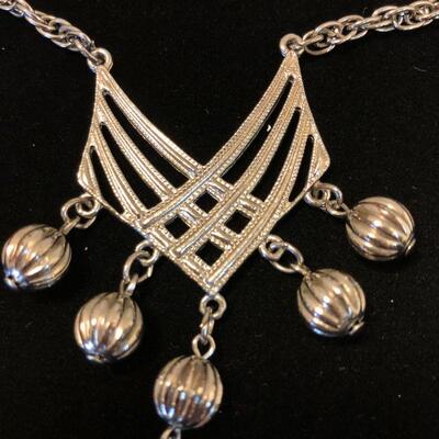 Lot 30 - Silver Tone Statement Necklace