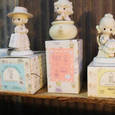 Various Precious Moments Figurines - QTY 8