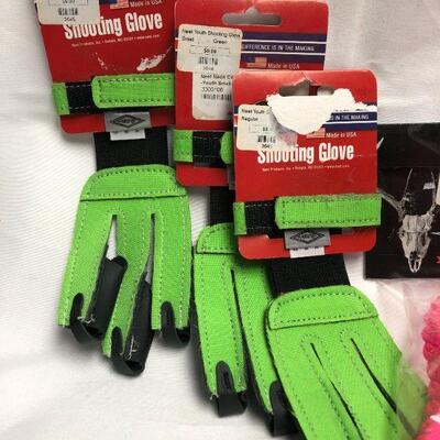Archery / Bow Accessories (Shooting Gloves / Bow Slings) - QTY 9