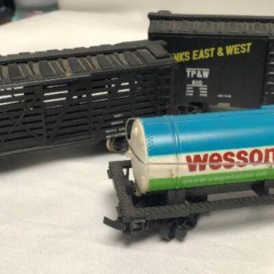 Various HO Scale Railroad Train Cars