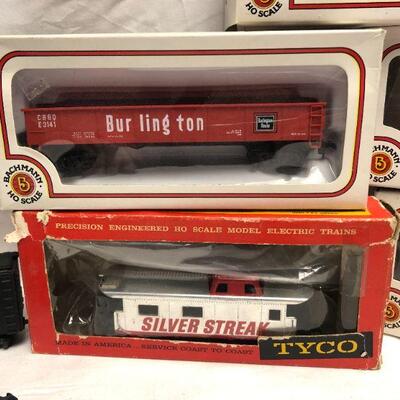 Various HO Scale Railroad Train Cars