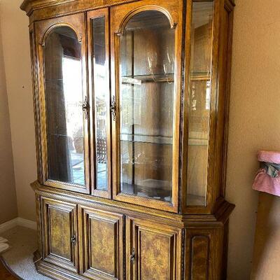 LOT 2. Hibriten Bernhardt Inc. BURLED WOOD VENEER CHINA CABINET