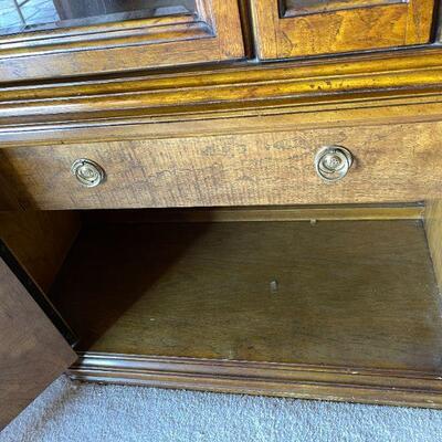 LOT 2. Hibriten Bernhardt Inc. BURLED WOOD VENEER CHINA CABINET