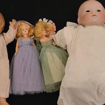 Lot 133: Vintage Doll Lot