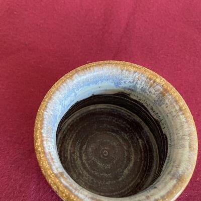 Lot 81 - Stoneware Pottery container Steve Ashley