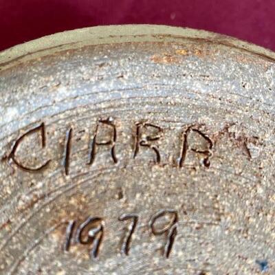 Lot 86 - Stoneware Pottery pot with lid
