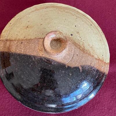 Lot 87 - Stoneware Pottery bowl with lid