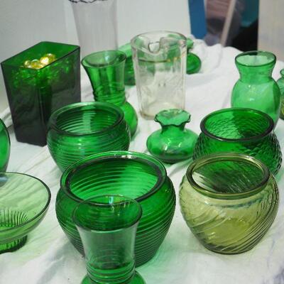 Lot 45 Vintage brody 1950s vases and other depression glass and glow glass