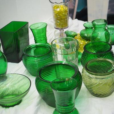 Lot 45 Vintage brody 1950s vases and other depression glass and glow glass