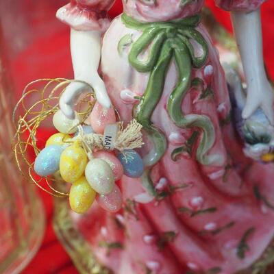 Lot 49 Vinatge cermaics, Easter, Glass Collectibles, Large glass terrerium