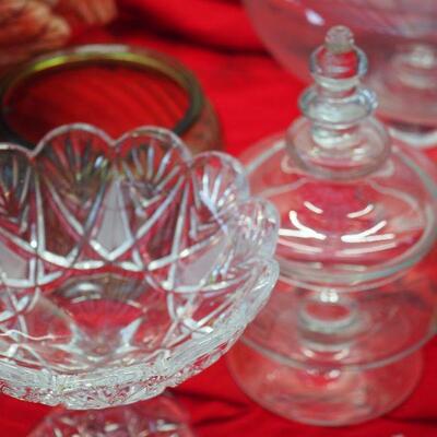 Lot 49 Vinatge cermaics, Easter, Glass Collectibles, Large glass terrerium