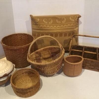 H - 754 Lot of baskets